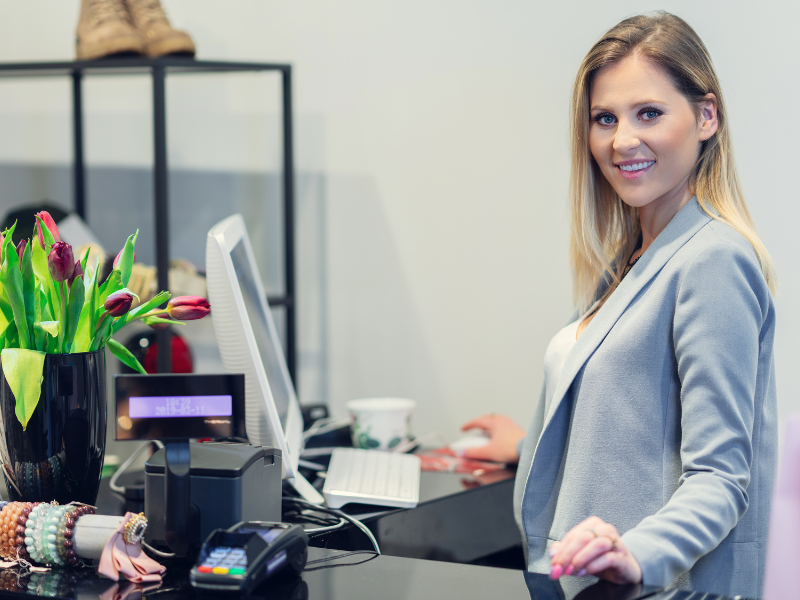 estoque de loja de roupa infantis